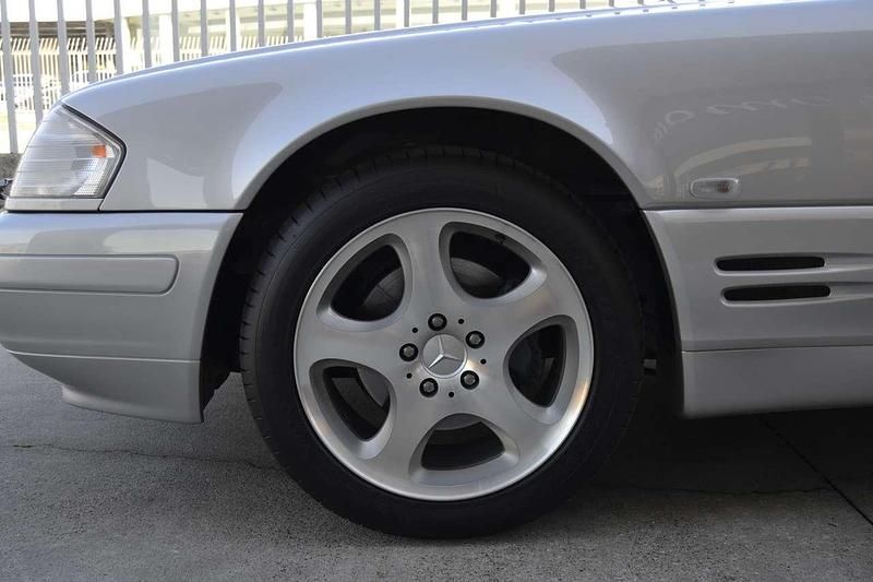 Usata Mercedes SL320 224 CV (164 kW) 1999 Argento Cabrio