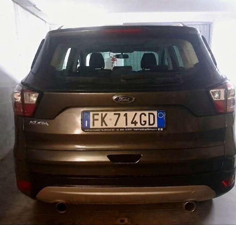 Usata Ford Kuga Business Edition 150 CV (110 kW) 2017 Grigio SUV