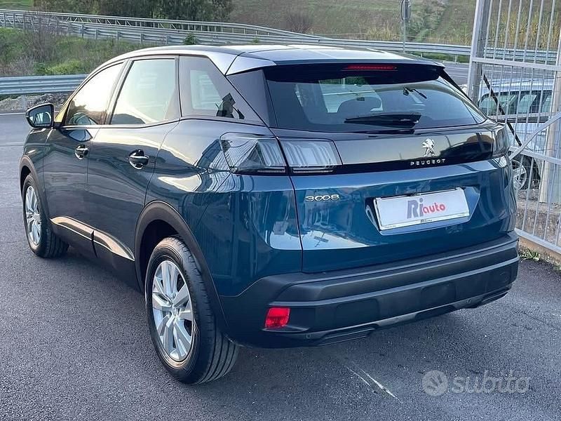 Usata Peugeot 3008 Allure 130 CV (95 kW) 2022 Blu SUV