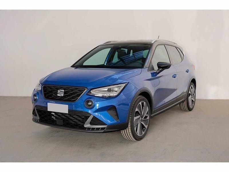 Blu zaffiro nero midnight Usata 2024 Seat Arona FR SUV | 20.300 € (Cara) - Immagine 1/4