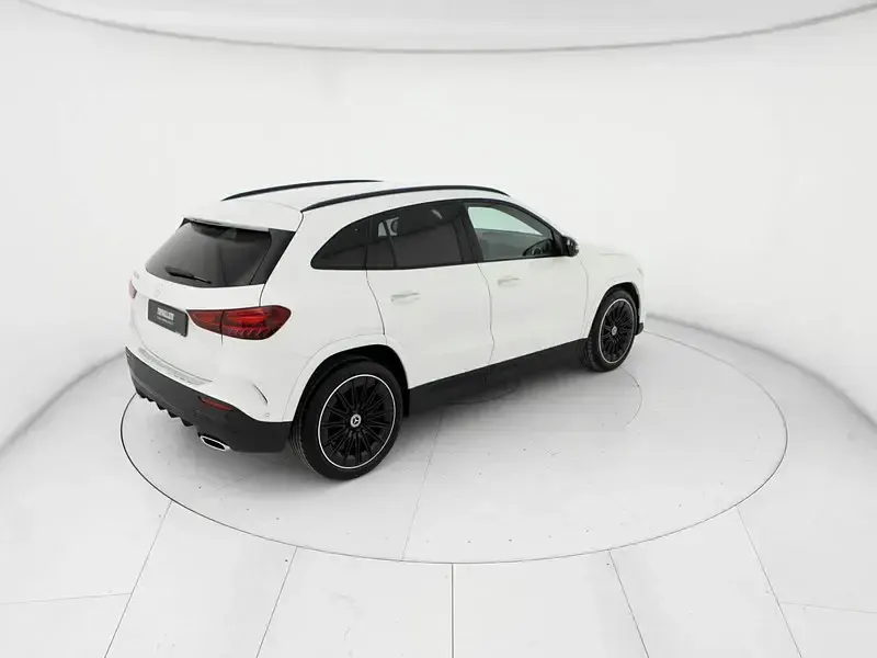 Usata Mercedes GLA200 Advanced Plus 150 CV (110 kW) 2023 Bianco SUV