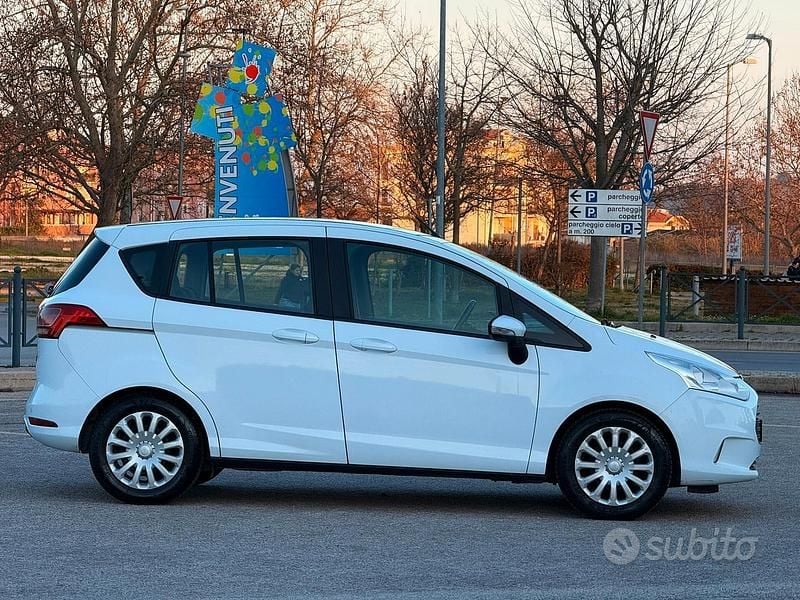 Usata Ford B-MAX Titanium 75 CV (55 kW) 2015 Bianco Monovolume