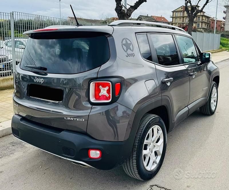 Usata Jeep Renegade Limited 140 CV (102 kW) 2017 Grigio SUV