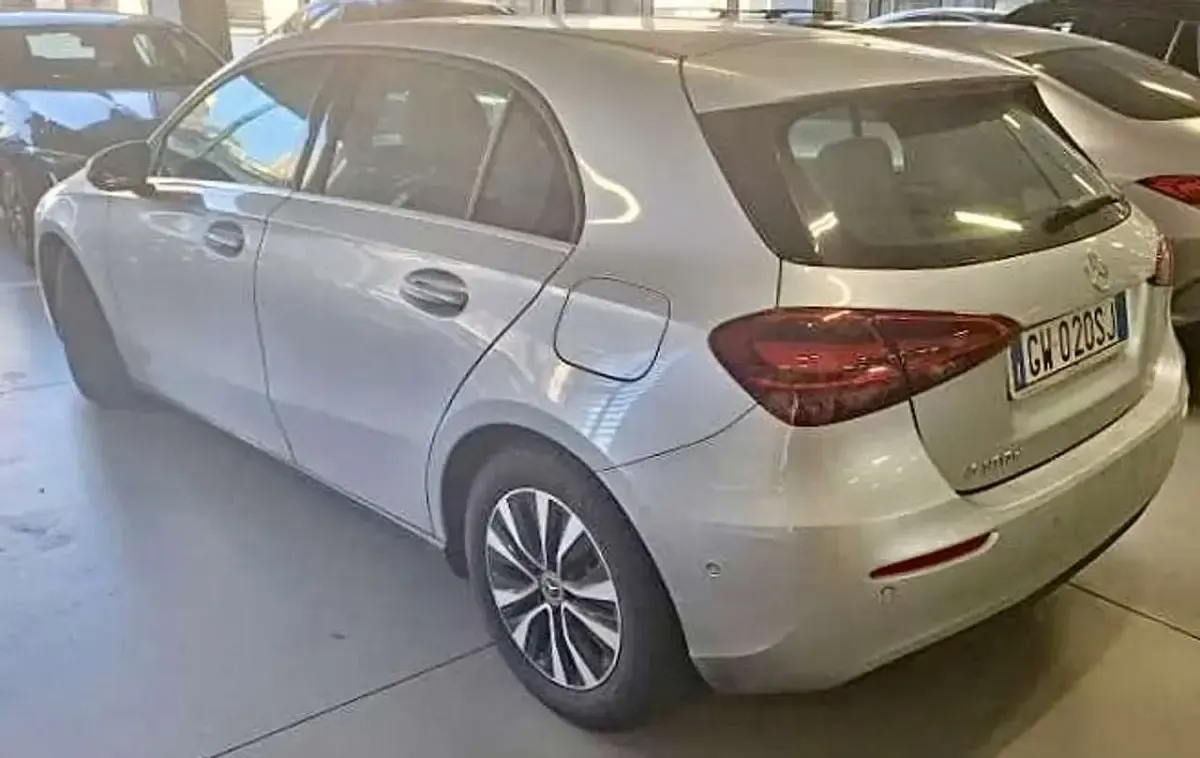 Usata Mercedes A180 116 CV (85 kW) 2024 Argento Berlina