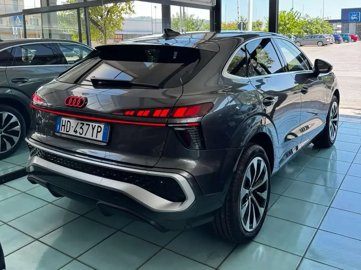 Nuova Audi Q3 Sportback S-Line 150 CV (110 kW) 2026 Grigio SUV