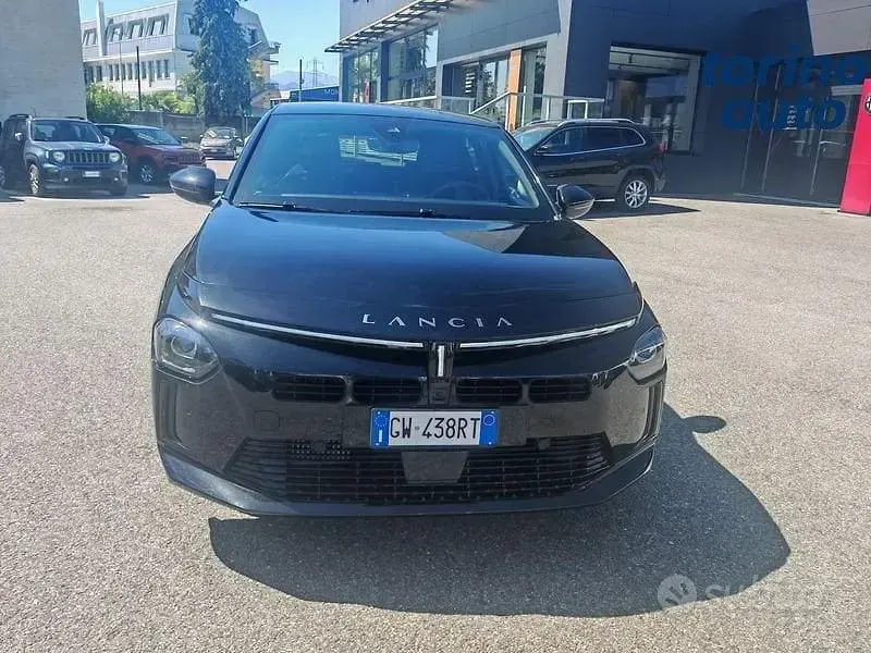 Usata Lancia Ypsilon 101 CV (74 kW) 2024 Nero Utilitaria