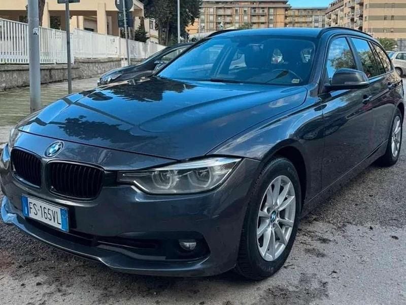 Usata BMW 318 Advantage 150 CV (110 kW) 2018 Grigio Station wagon