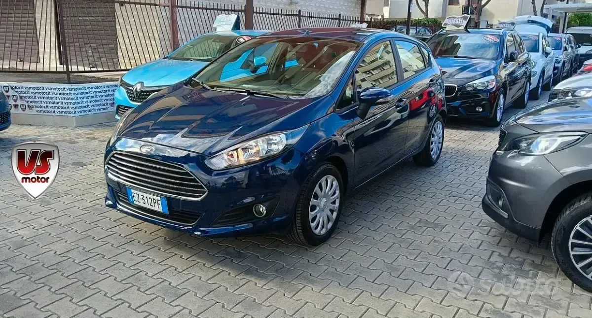 Usata Ford Fiesta 75 CV (55 kW) 2015 Bluazzurro Utilitaria