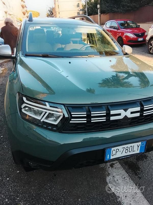 Usata Dacia Duster 90 CV (66 kW) 2023 Verde Station wagon