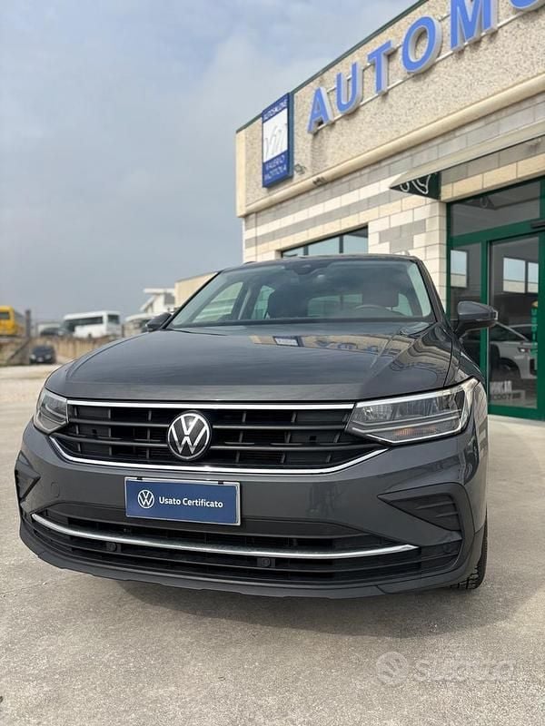 Usata VW Tiguan Life 122 CV (89 kW) 2022 Grigio SUV