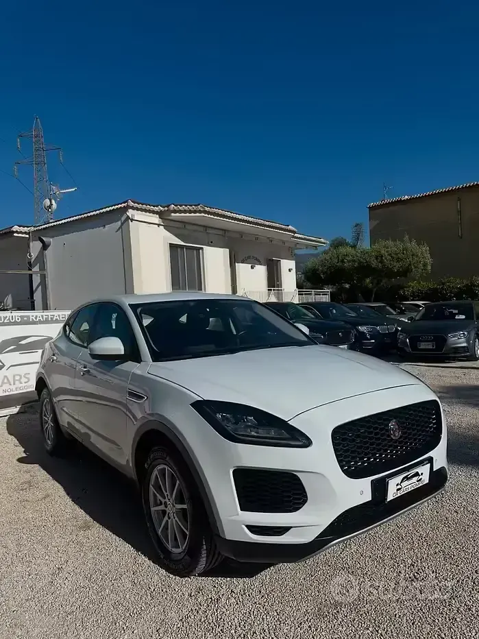 Usata Jaguar E-Pace R-Dynamic 179 CV (131 kW) 2018 Bianco SUV