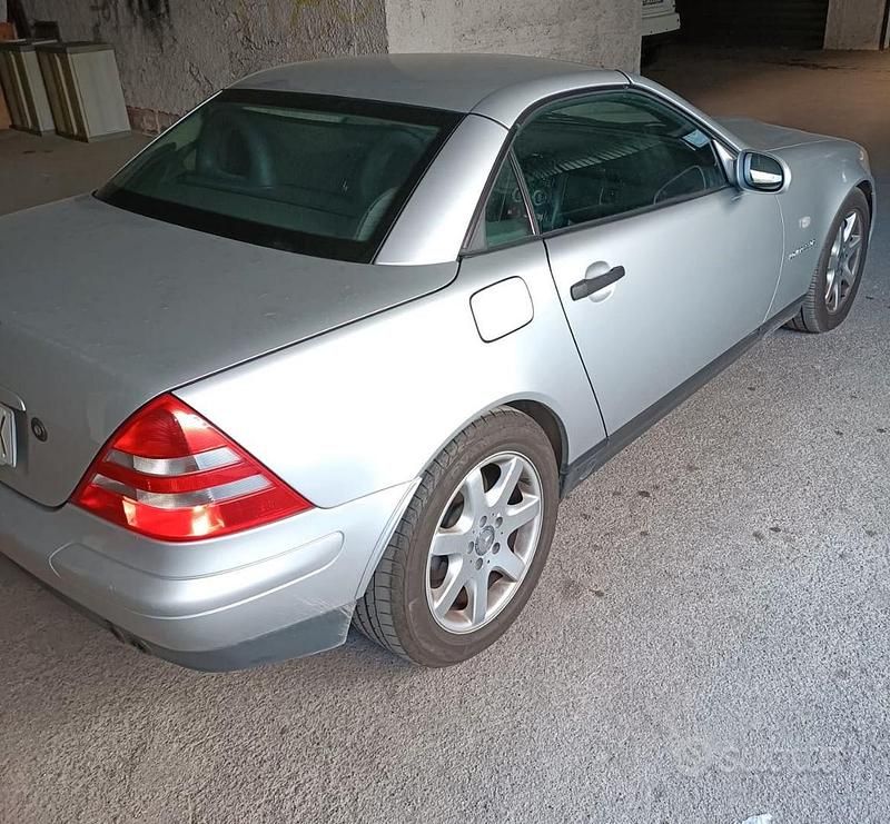 Usata Mercedes SLK200 192 CV (141 kW) 1998 Grigio Cabrio