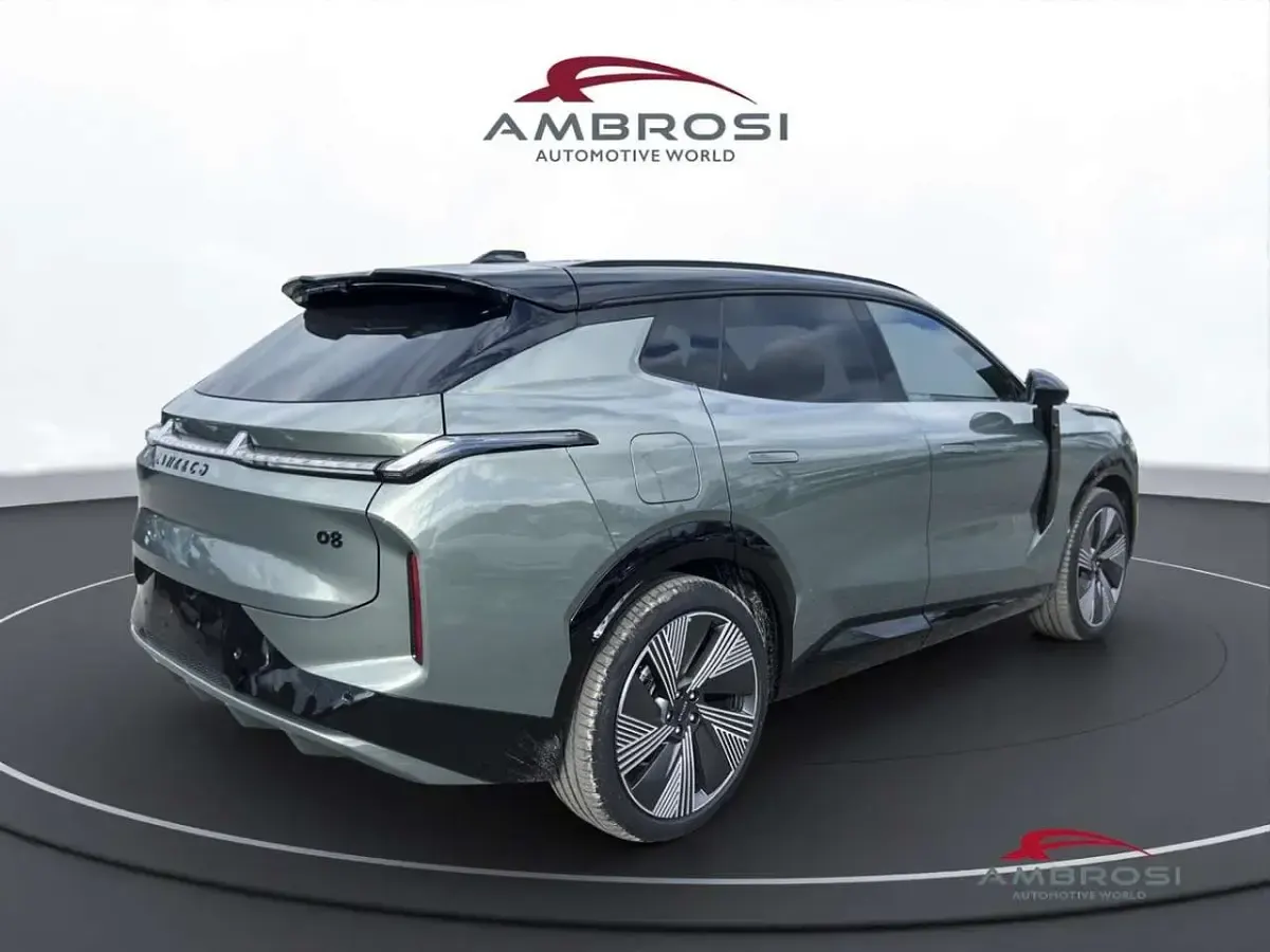 Nuova Lynk & Co 08 211 CV (155 kW) 2026 Verde SUV