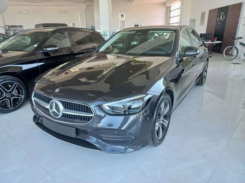 Usata Mercedes C220 197 CV (144 kW) 2022 Grafite met. Berlina