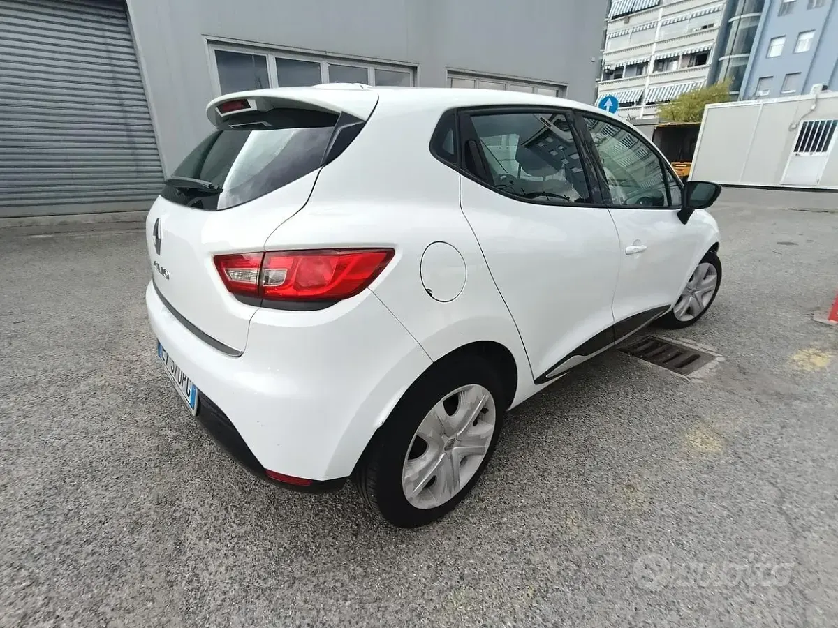 Usata Renault Clio IV 73 CV (53 kW) 2014 Bianco Berlina