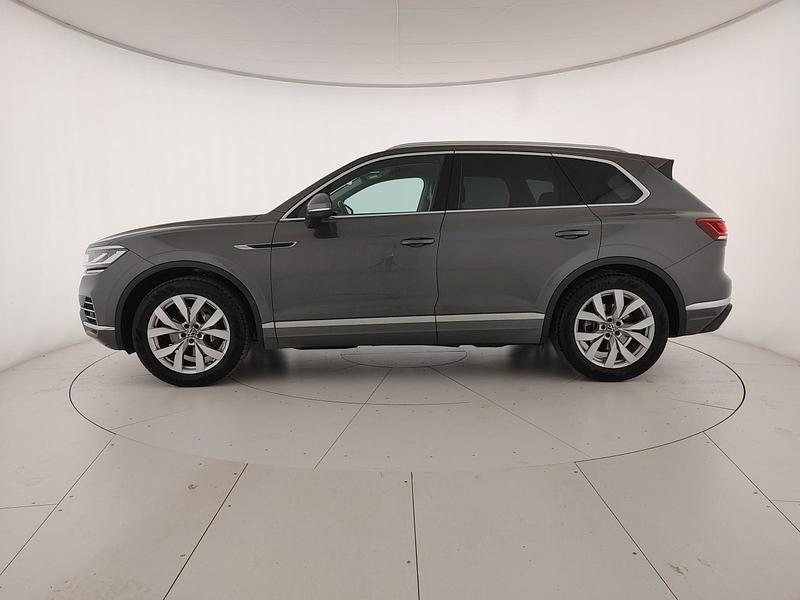 Usata VW Touareg Elegance 231 CV (169 kW) 2021 Silizium grey metallizzato SUV