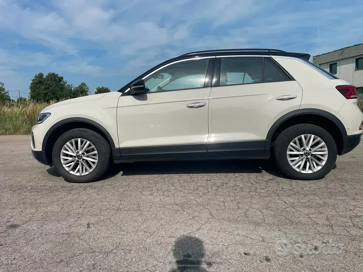 Usata VW T-Roc Style 110 CV (80 kW) 2024 Beige SUV