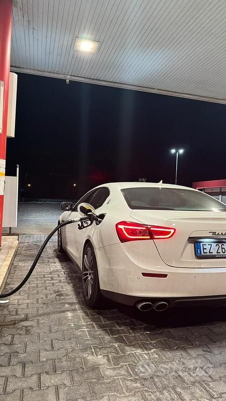 Usata Maserati Ghibli 275 CV (202 kW) 2015 Bianco Berlina