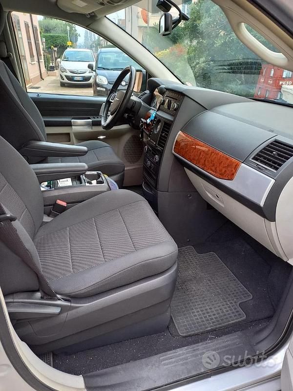 Usata Chrysler Grand Voyager 2008 Grigio Monovolume