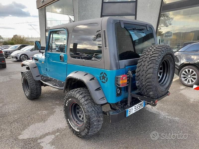 Usata Jeep Wrangler Sport 121 CV (88 kW) 1995 Blu SUV