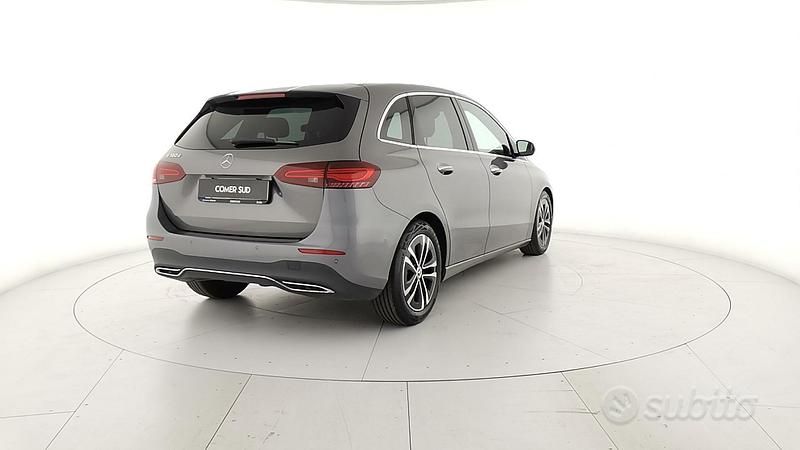 Usata Mercedes 180 Advanced Plus 116 CV (85 kW) 2023 Grigio Berlina