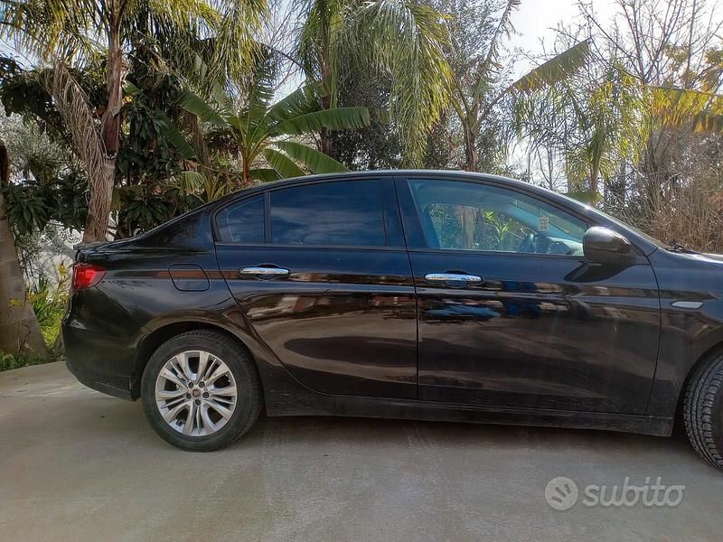 Nero Usata 2016 Fiat Tipo Tre volumi | 6250 € (Buon prezzo) - Immagine 1/4