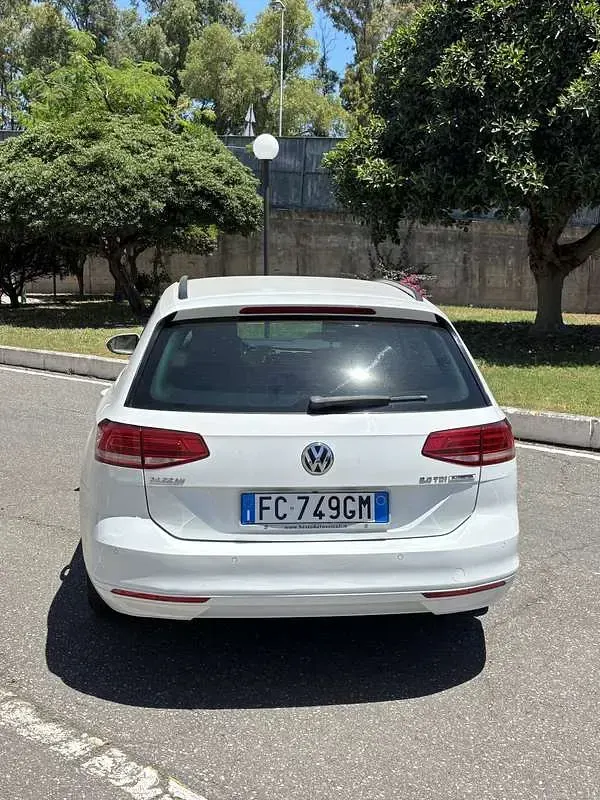 Usata VW Passat 150 CV (110 kW) 2016 Bianco Berlina
