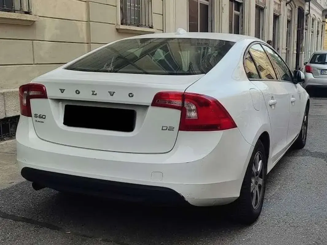 Usata Volvo S60 Kinetic 115 CV (84 kW) 2012 Bianco Berlina