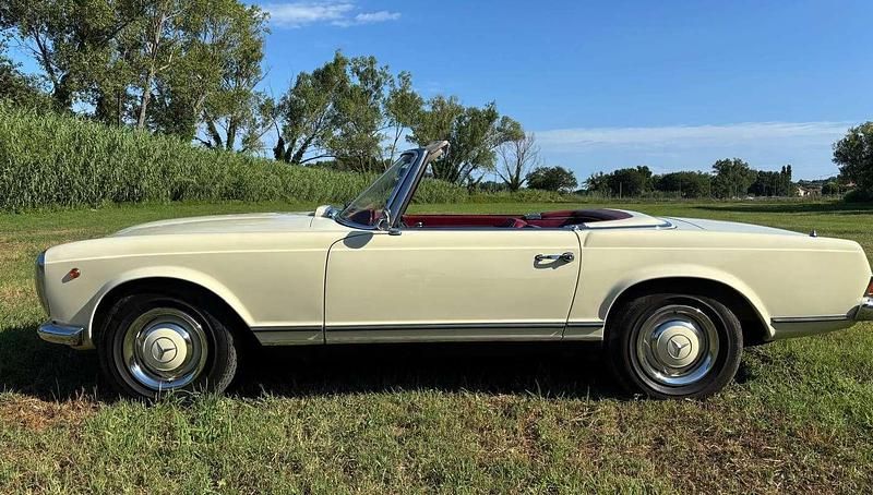 Usata Mercedes 230 150 CV (110 kW) 1964 Beige Cabrio