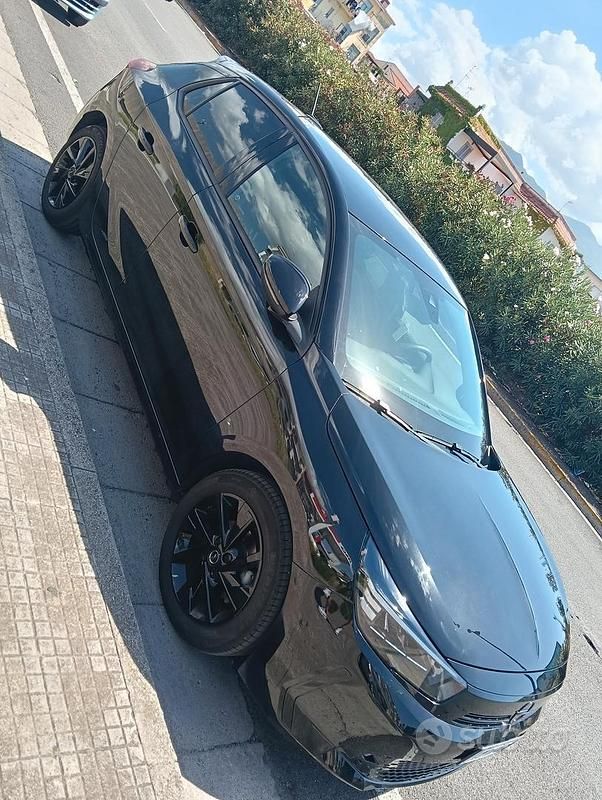 Usata Opel Corsa GS Line 75 CV (55 kW) 2024 Nero Berlina