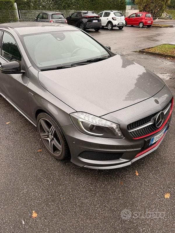 Usata Mercedes A250 211 CV (155 kW) 2015 Grigio Berlina