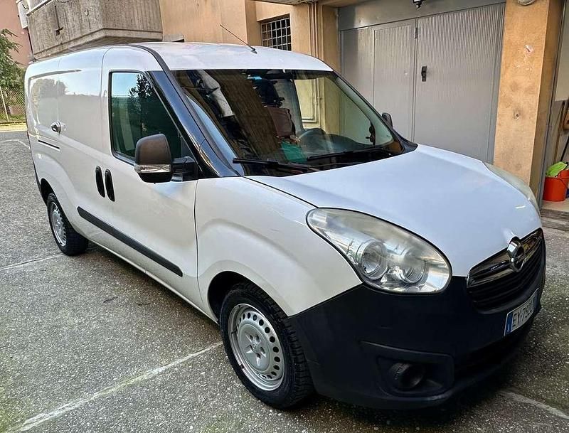 Usata Opel Combo 120 CV (88 kW) 2015 Monovolume