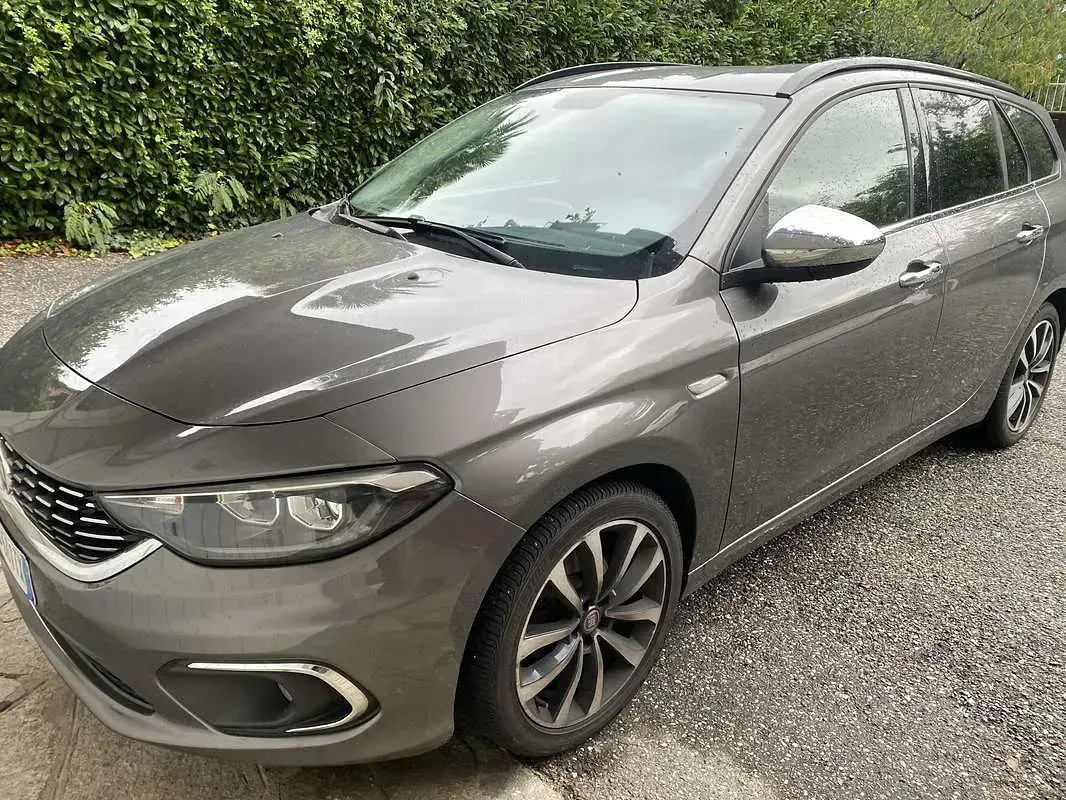 Usata Fiat Tipo Lounge 120 CV (88 kW) 2017 Grigio Station wagon