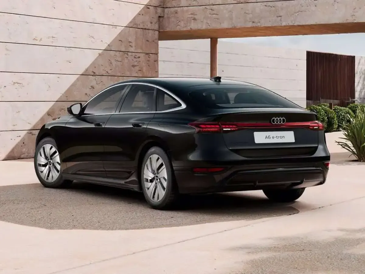 Nuova Audi A6 e-tron Business 119 kW (163 CV) 2026 Nero mito metallizzato Berlina