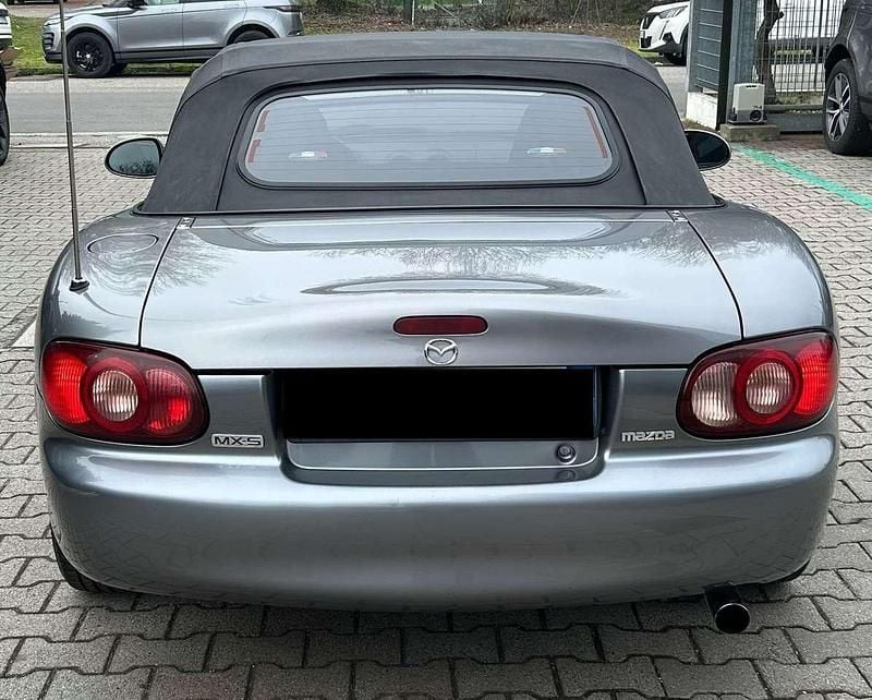 Usata Mazda MX5 110 CV (80 kW) 2002 Grigio Cabrio