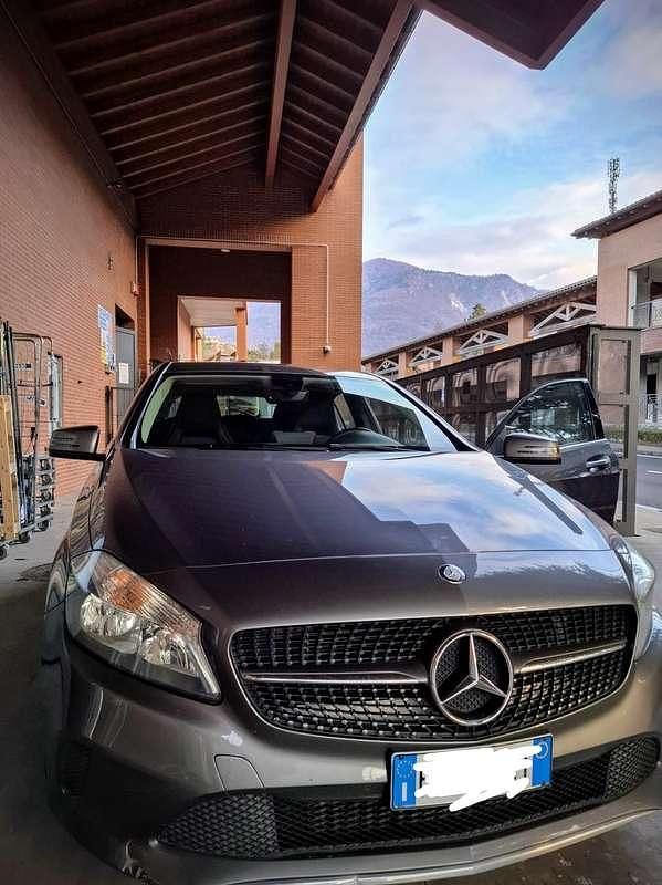 Usata Mercedes A160 Executive 63 CV (46 kW) 2016 Grigio Berlina