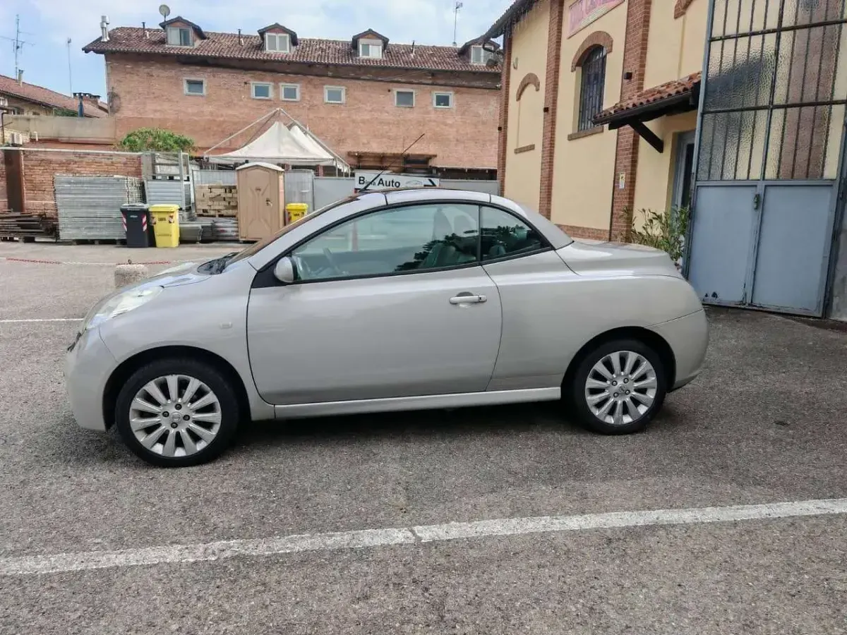Usata Nissan Micra 110 CV (80 kW) 2007 Beige Coupé