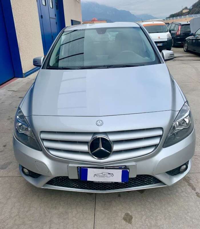 Usata Mercedes B180 Executive 109 CV (80 kW) 2012 Argento metallizzato Monovolume