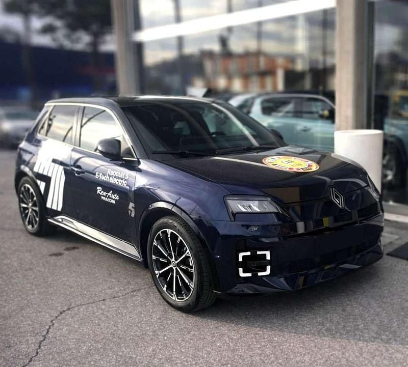 Usata Renault R5 Iconic 110 kW (150 CV) 2024 Blu/azzurro Utilitaria