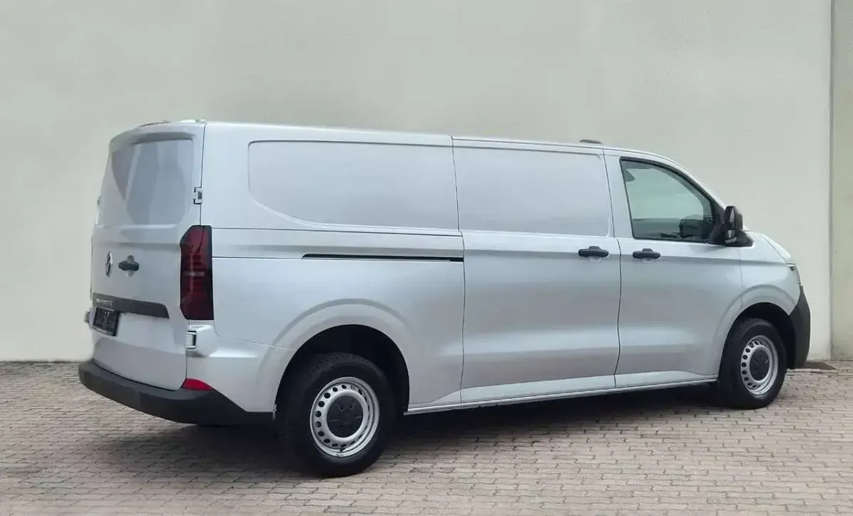 Usata VW T7 110 CV (80 kW) 2025 Argento Furgone