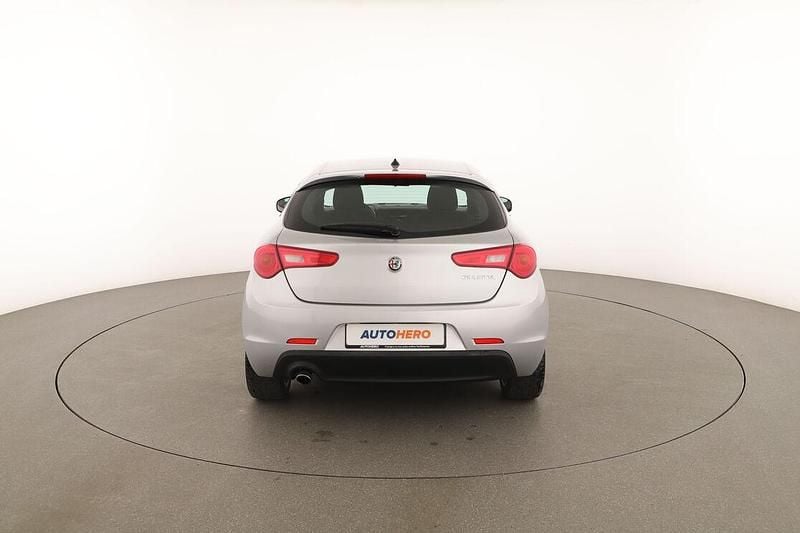 Usata Alfa Romeo Giulietta Super 120 CV (88 kW) 2017 Argento Utilitaria