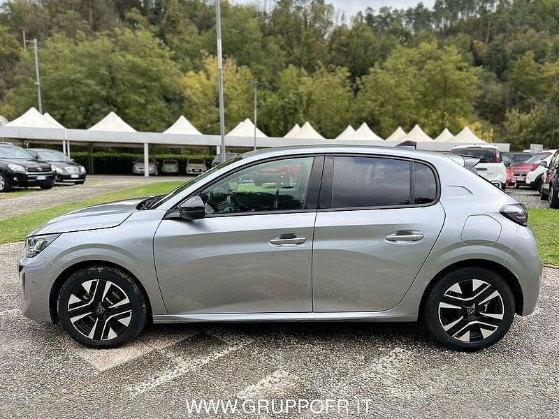 Usata Peugeot 208 Allure 101 CV (74 kW) 2024 Grigio Utilitaria
