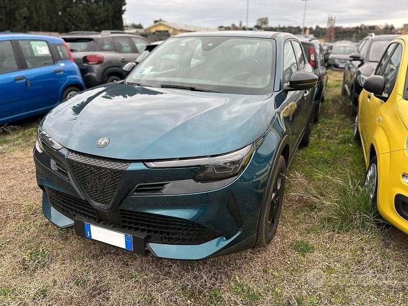 Begagnad Alfa Romeo Junior 145 HK (106 kW) 2025 Blå SUV