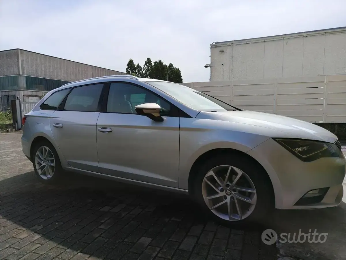 Usata Seat Leon ST 110 CV (80 kW) 2015 Grigio Station wagon