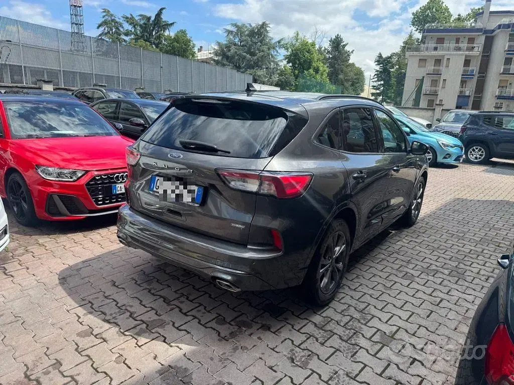 Usata Ford Kuga ST-Line X 152 CV (111 kW) 2022 Grigio SUV