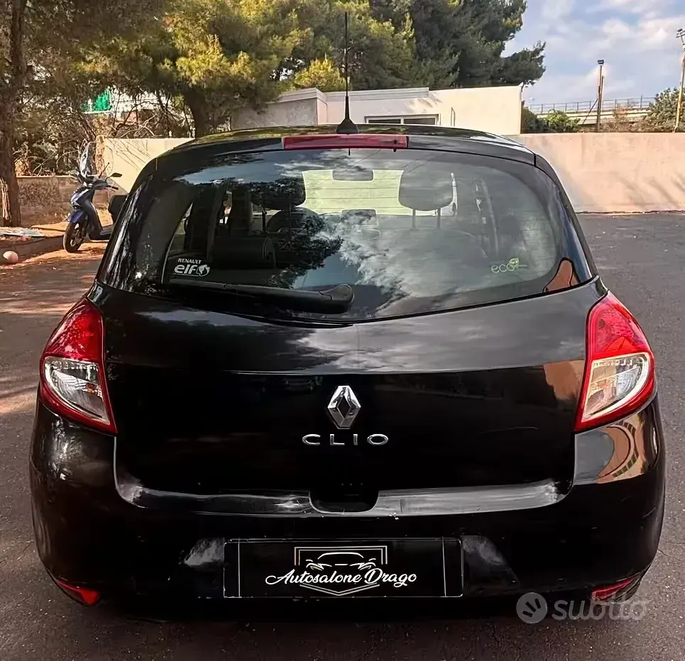 Usata Renault Clio II Luxe 85 CV (62 kW) 2009 Nero Berlina