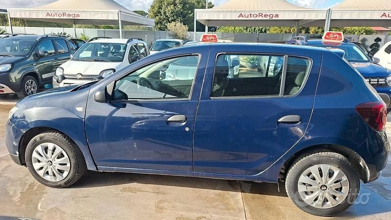 Usata Dacia Sandero 90 CV (66 kW) 2017 Blu Berlina