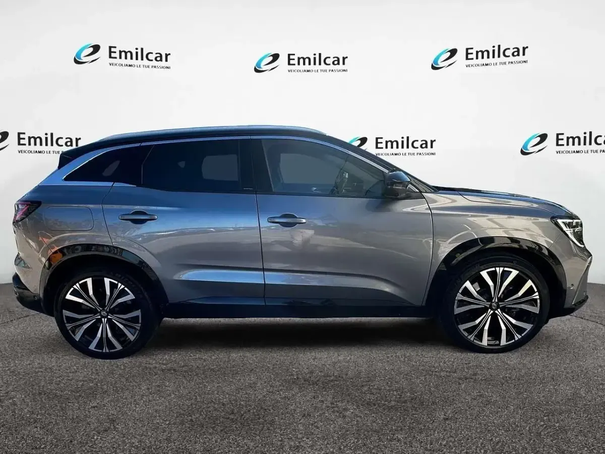 Usata Renault Austral Iconic 129 CV (94 kW) 2023 Be style seoul grigio scisto t SUV
