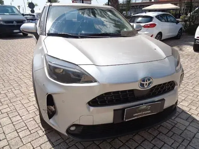 Usata Toyota Yaris Cross Business Edition 92 CV (67 kW) 2022 Argento SUV
