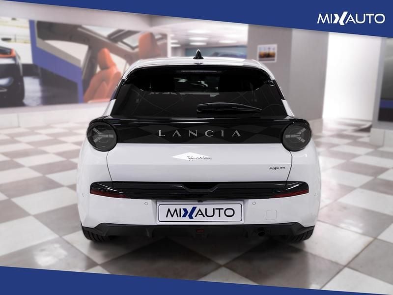 Usata Lancia Ypsilon 110 CV (80 kW) 2025 Bianco Utilitaria